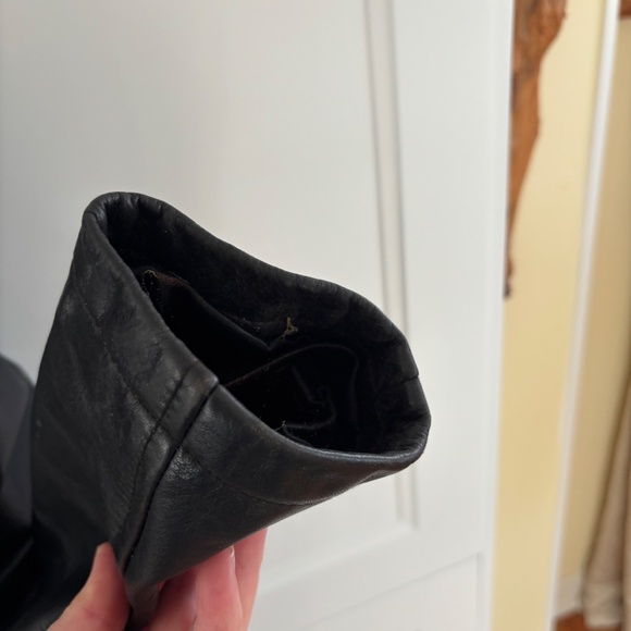 Leather Jacket - Picture 5 of 6